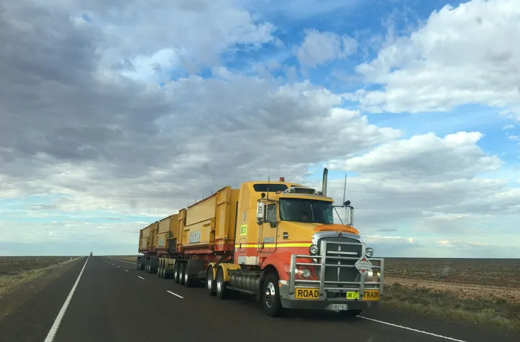 Trabajos de Conductor de Camiones: Una Carrera en Movimiento