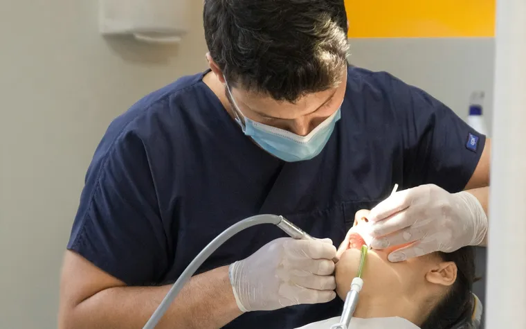 Dentista para Implantes Dentários: Recuperando Seu Sorriso e Confiança